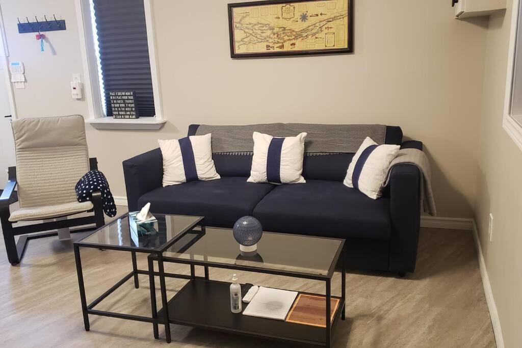 Cozy Home On A Quiet Street Minutes To Dt Kingston Bagian luar foto