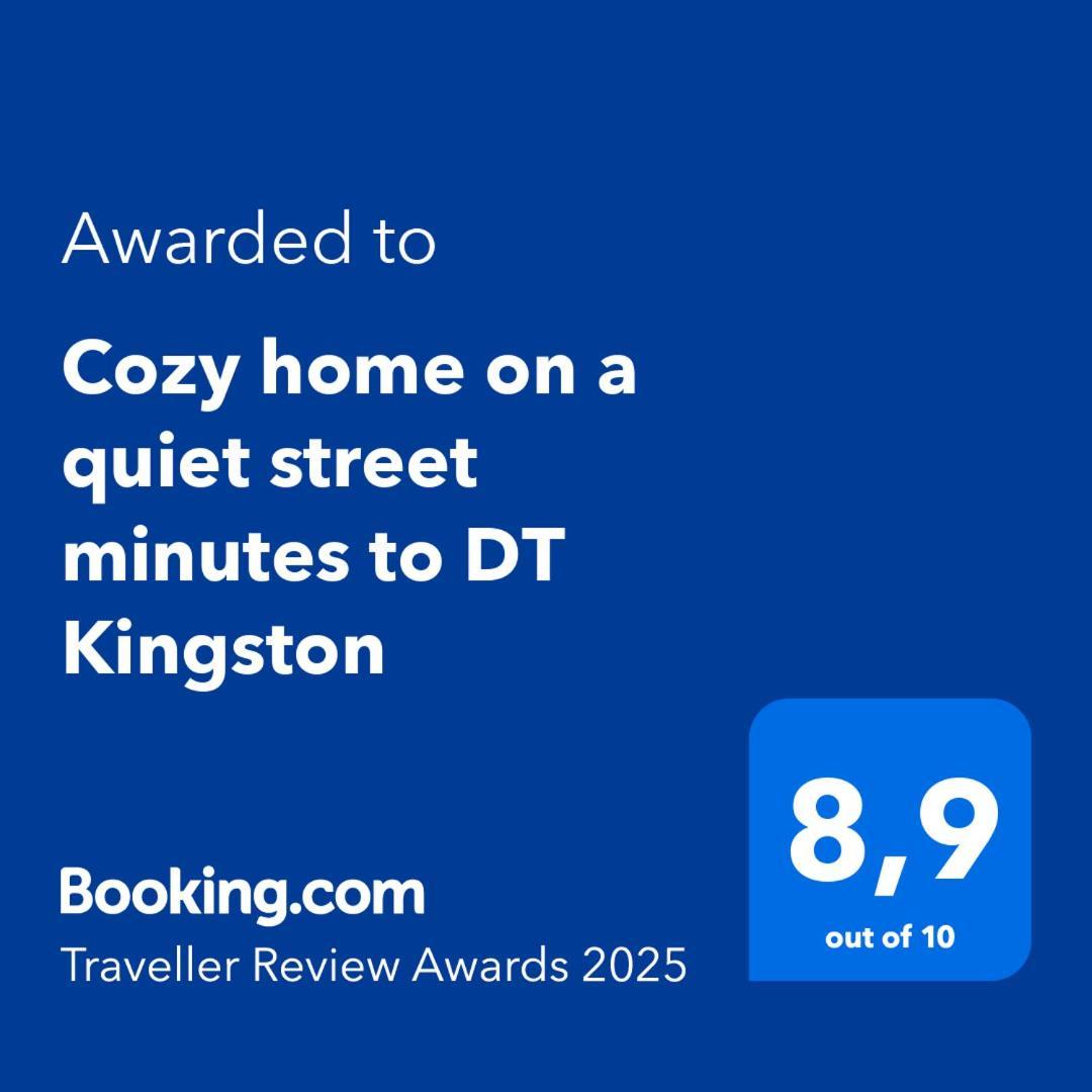 Cozy Home On A Quiet Street Minutes To Dt Kingston Bagian luar foto