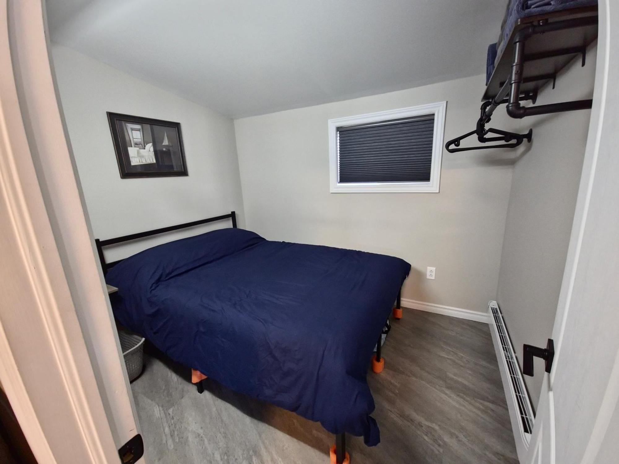 Cozy Home On A Quiet Street Minutes To Dt Kingston Bagian luar foto